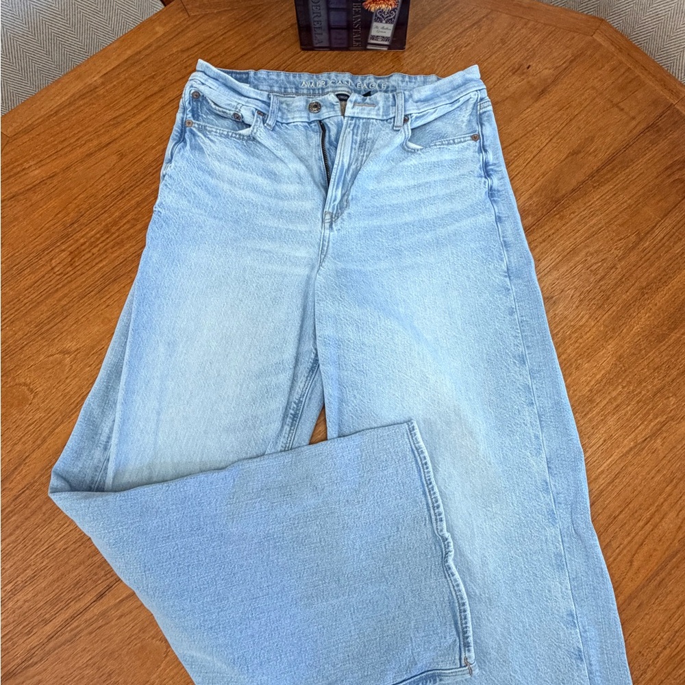 American Eagle Outfitters Light Wash Straight Leg Jeans
